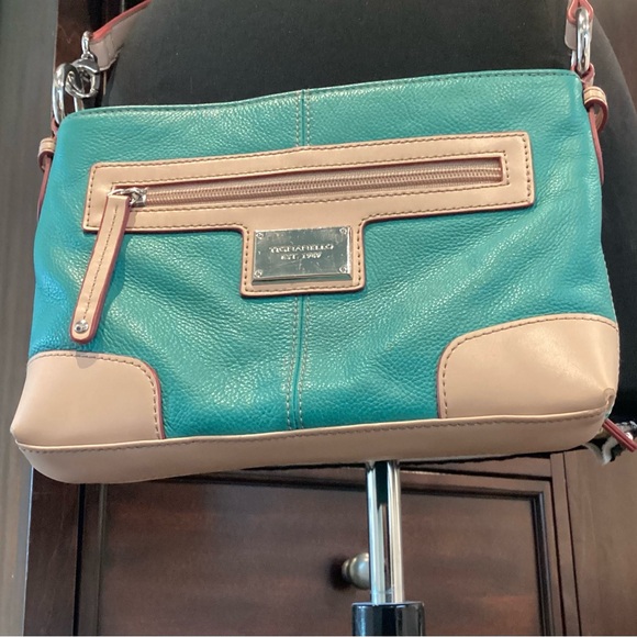 Tignanello Crossbody leather bag with card slots and zippered compartments. - Picture 9 of 14